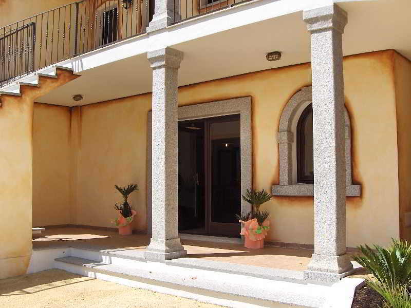 Hotel Bed Sandalia Badesi Exterior photo