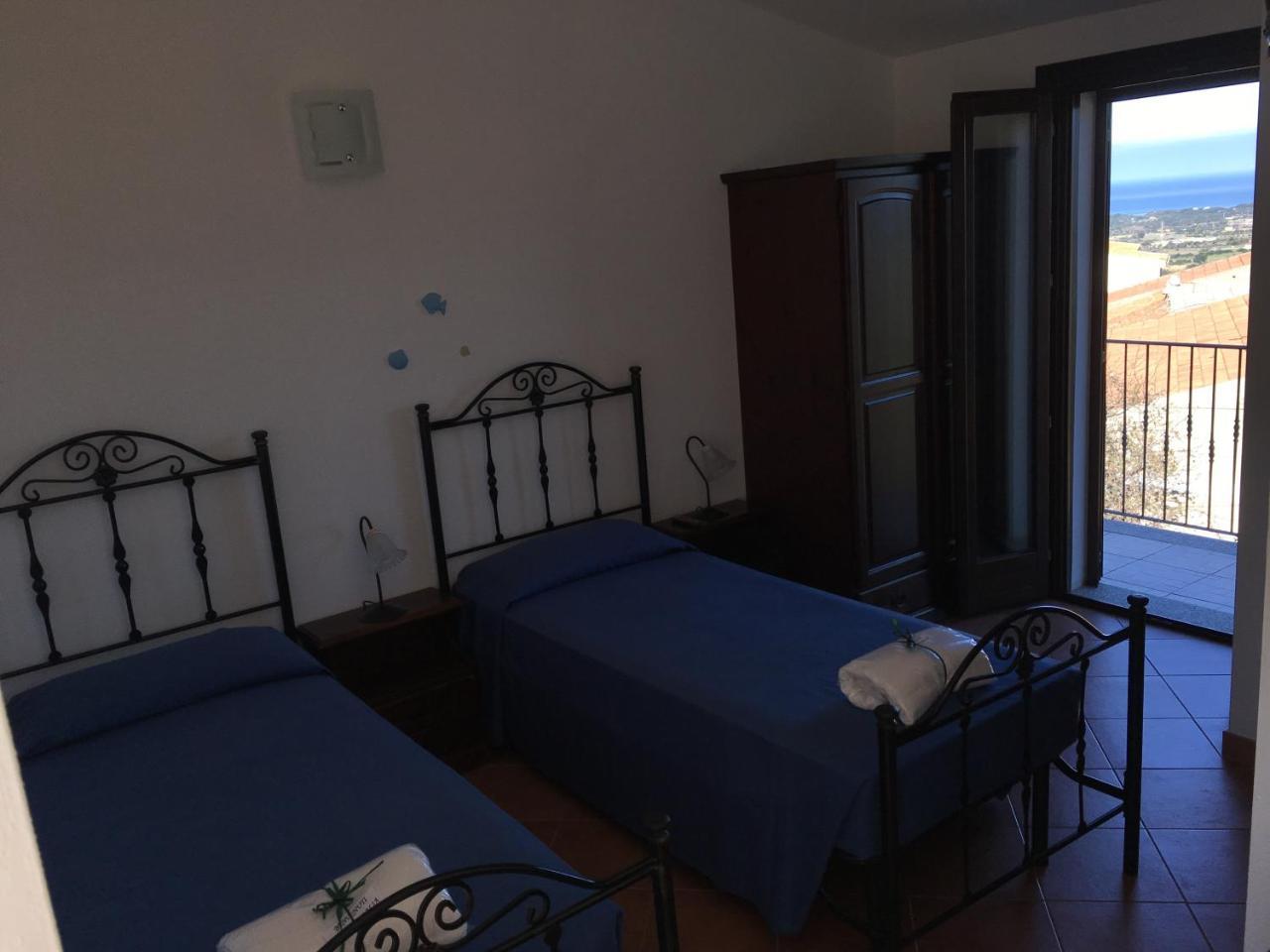 Hotel Bed Sandalia Badesi Exterior photo